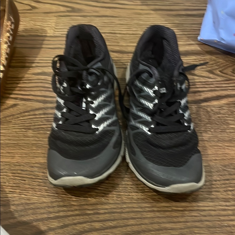Vibram Black and Gray Athletic Shoes with Mesh Detailing